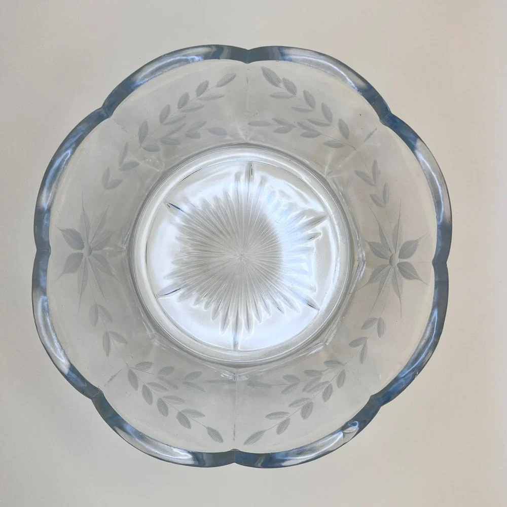 Vtg A.H Heisey Etched Clear‎ Glass Floral Starburst Scalloped Serving Bowl 7.25